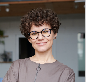 Hanna, Professeure référente